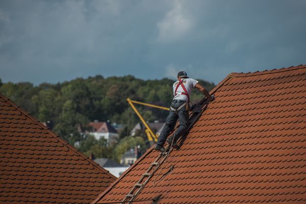 krovopokrivački radovi krov sanacija adaptacija rekonstrukcija izrada novog krova prokisnjavanje 
