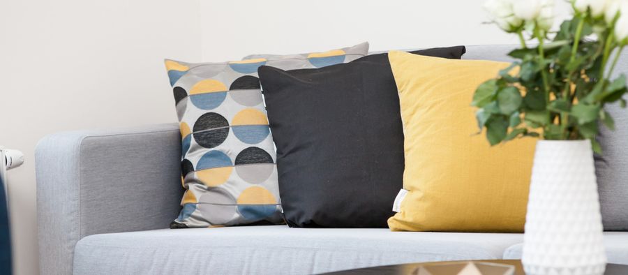 preuredjivanje doma dizajn unutrasnji dizajn dizajner enterijera sofa kauc krevet jastuci