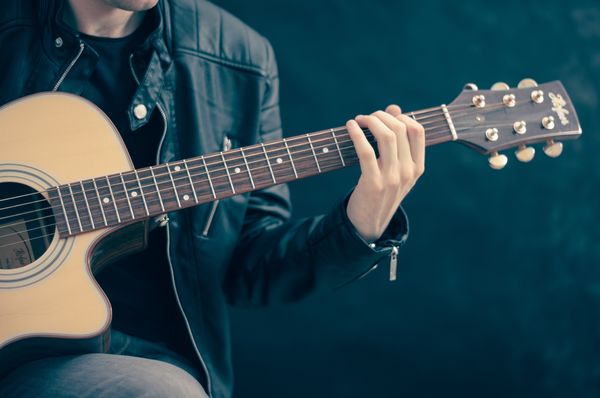 časovi gitare privatni profesior gitare časovi za početnike učenike muzičkih škola nastavnik gitare